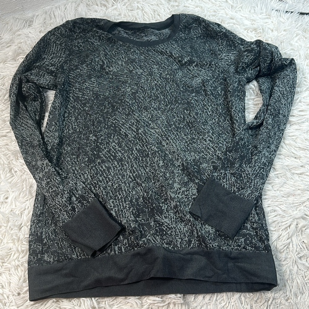 Lululemon Rest Less Pullover Black / White